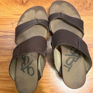 OTBT Leather Platform Sandals